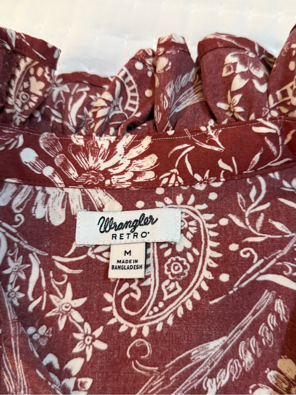 Upcycled Ruffled Collar Sleeveless Button-Up Top in Rust Floral. M - Picture 5 of 8